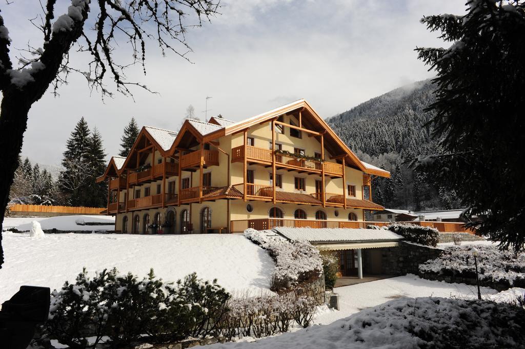 كاريسولو Holidays Dolomiti Apartment Resort المظهر الخارجي الصورة