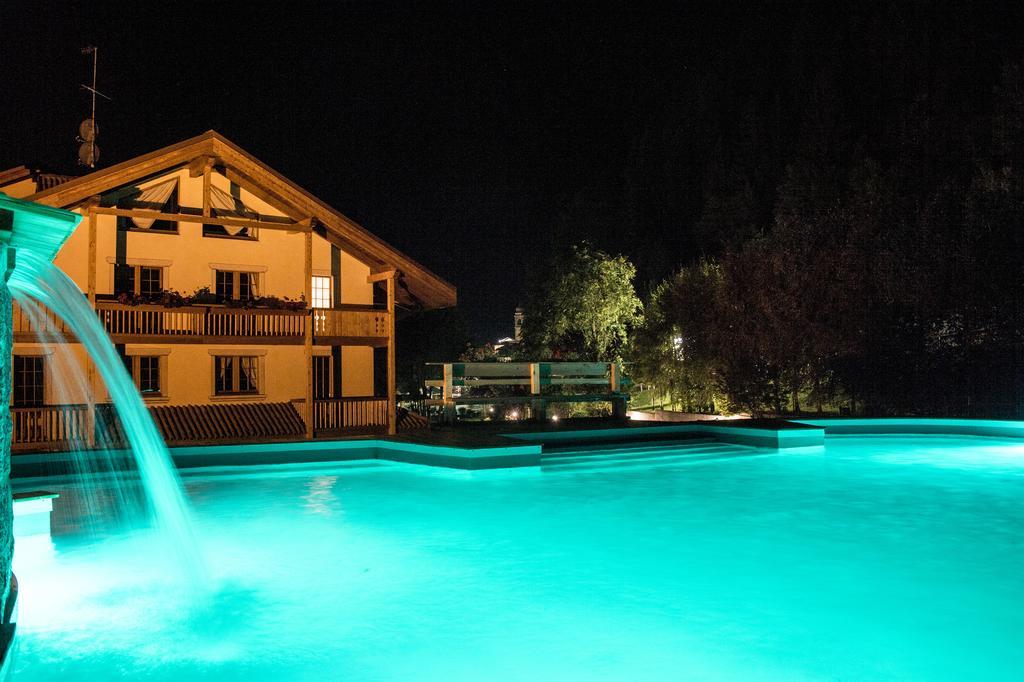 كاريسولو Holidays Dolomiti Apartment Resort المظهر الخارجي الصورة