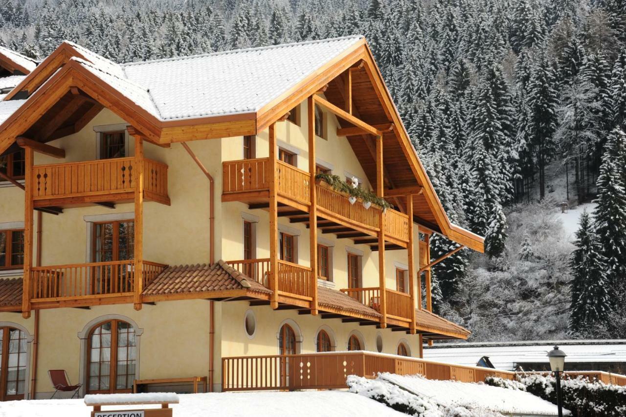 كاريسولو Holidays Dolomiti Apartment Resort المظهر الخارجي الصورة