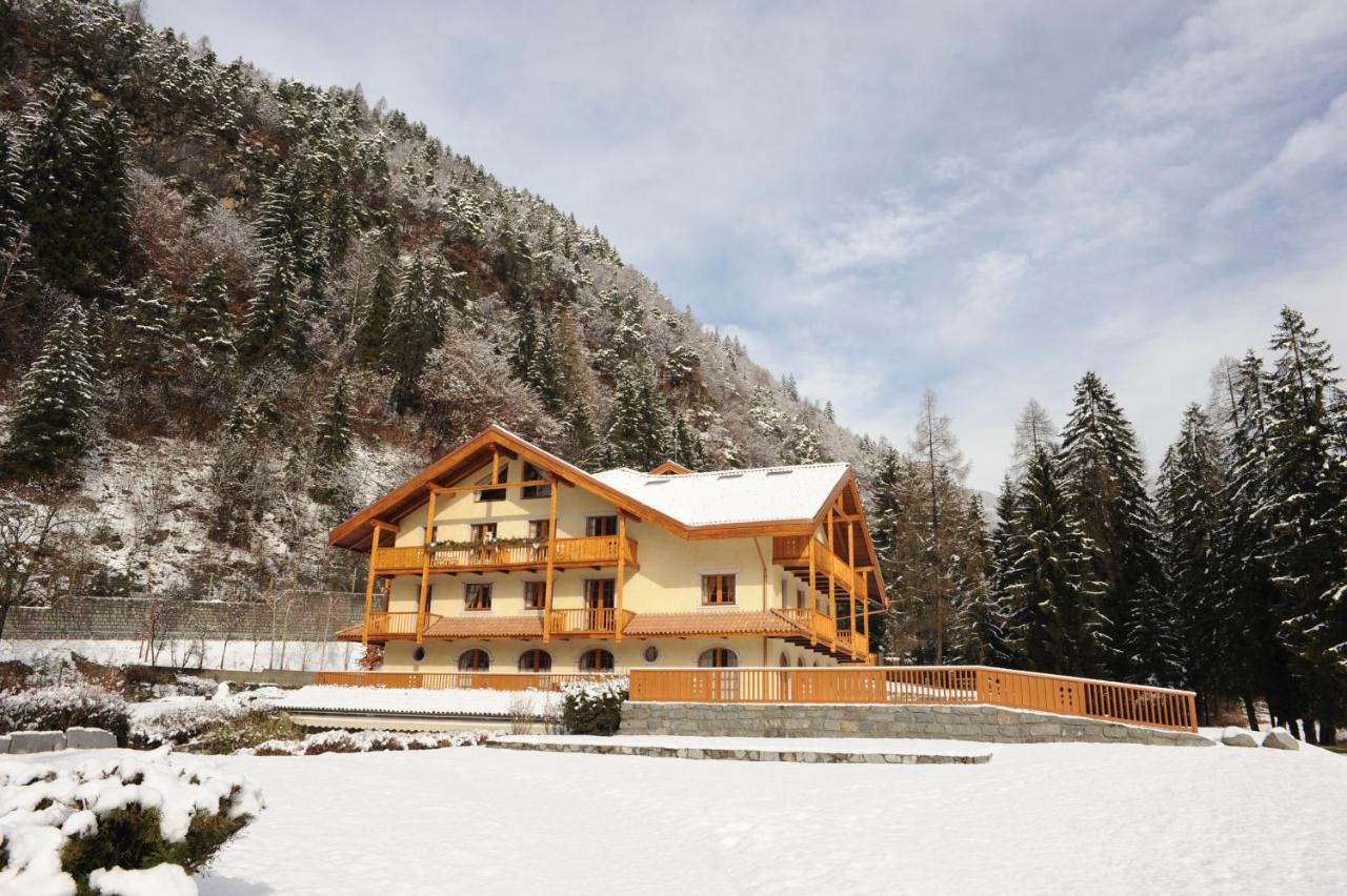 كاريسولو Holidays Dolomiti Apartment Resort المظهر الخارجي الصورة